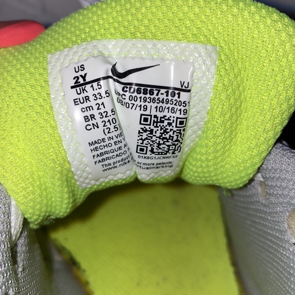Air Max 90 GS 'Volt' - Picture 6 of 6